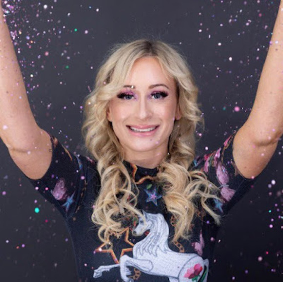 Meet your Posher, Valerie - Picture 1 of 1